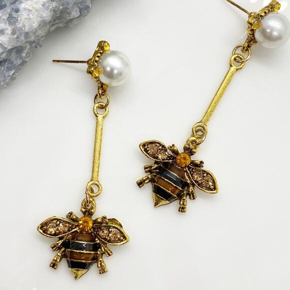 NEW Bee’s Day Off Dangle Earrings - Picture 7 of 15